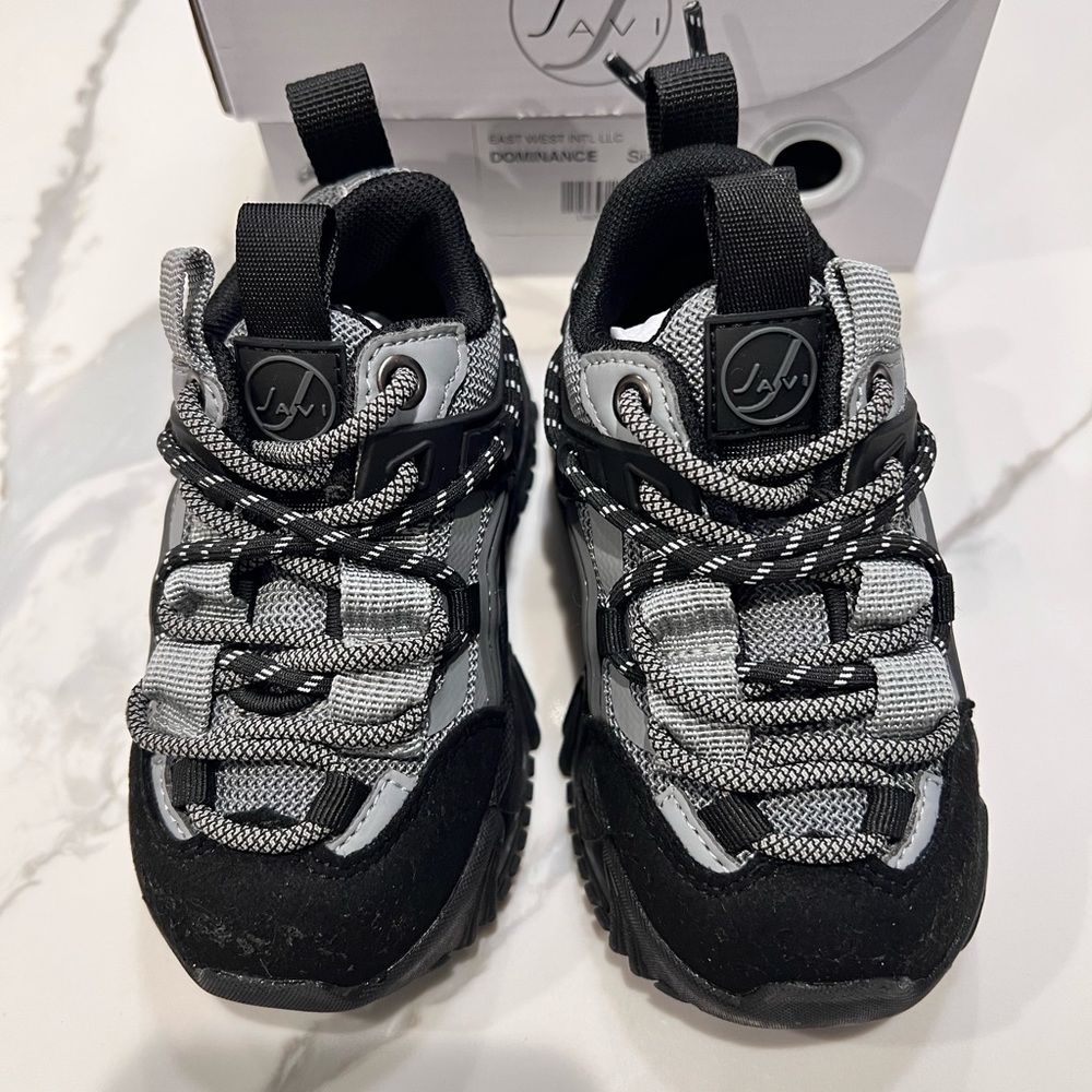 Boys boots great condition size 6C gray and black